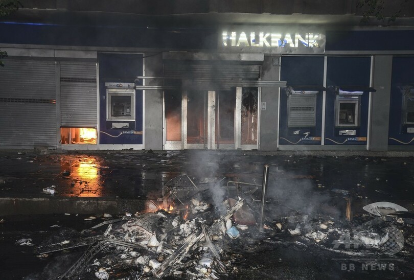 トルコ各地で「イスラム国」対策要求デモ、衝突で12人死亡 