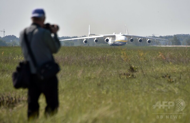 世界最大の航空機、130トンの発電機輸送へ ウクライナ