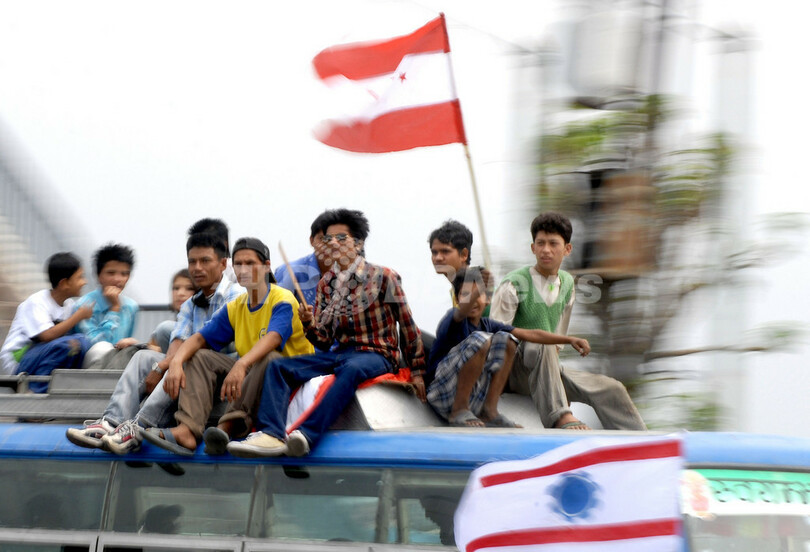 経済危機の世界各地でメーデー、ドイツとトルコでは機動隊と衝突