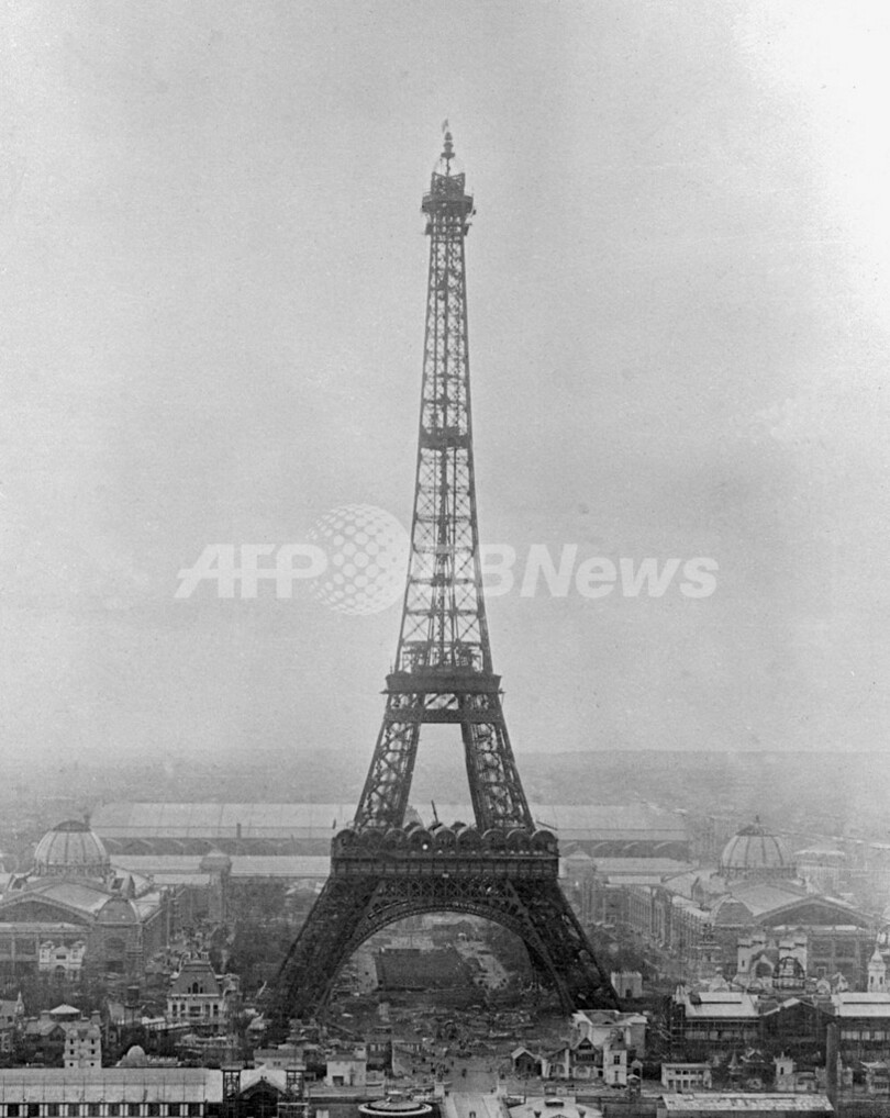 完成から1年のエッフェル塔 7年に1度のお色直しへ 写真5枚 国際ニュース Afpbb News