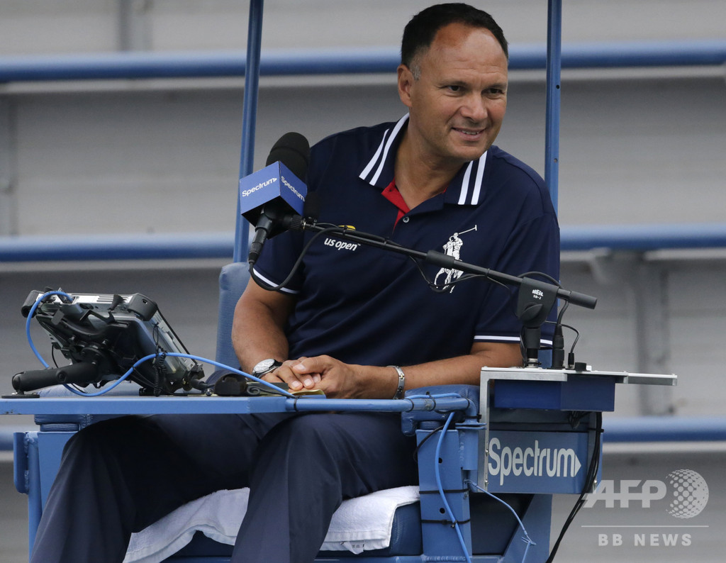 試合中にキリオスを激励した審判、2週間の資格停止処分に 試合中にキリオスを激励した審判、2週間の資格停止処分に