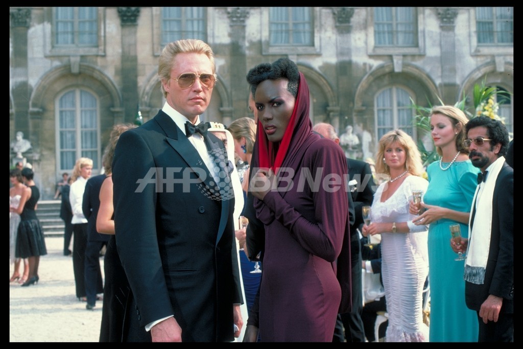映画『007』50周年、歴代ボンドガールに注目！