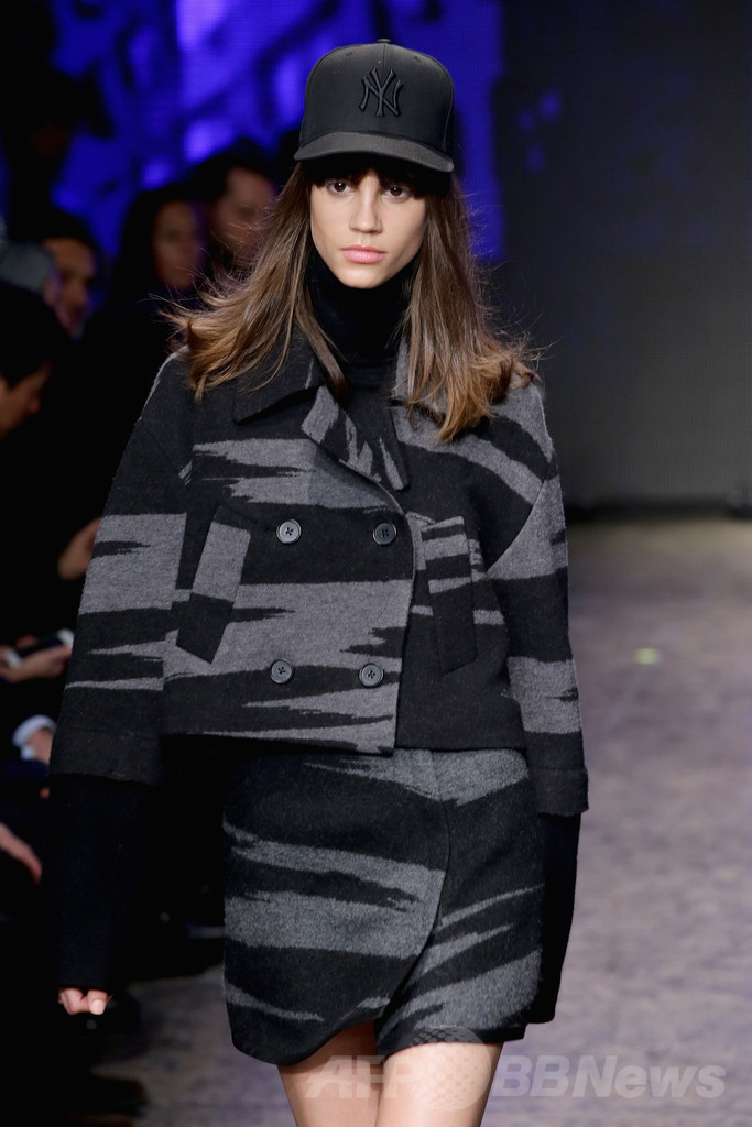 ＜14/15年秋冬NYコレクション＞DKNY