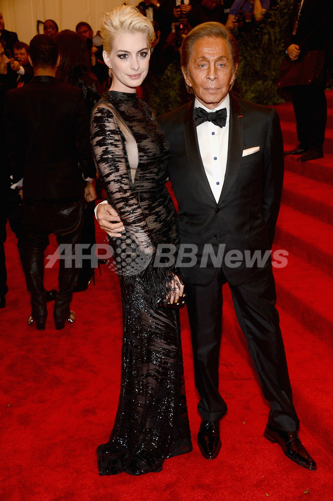 メット・ガラ、『レ・ミゼラブル』のアン＆アマンダが再会