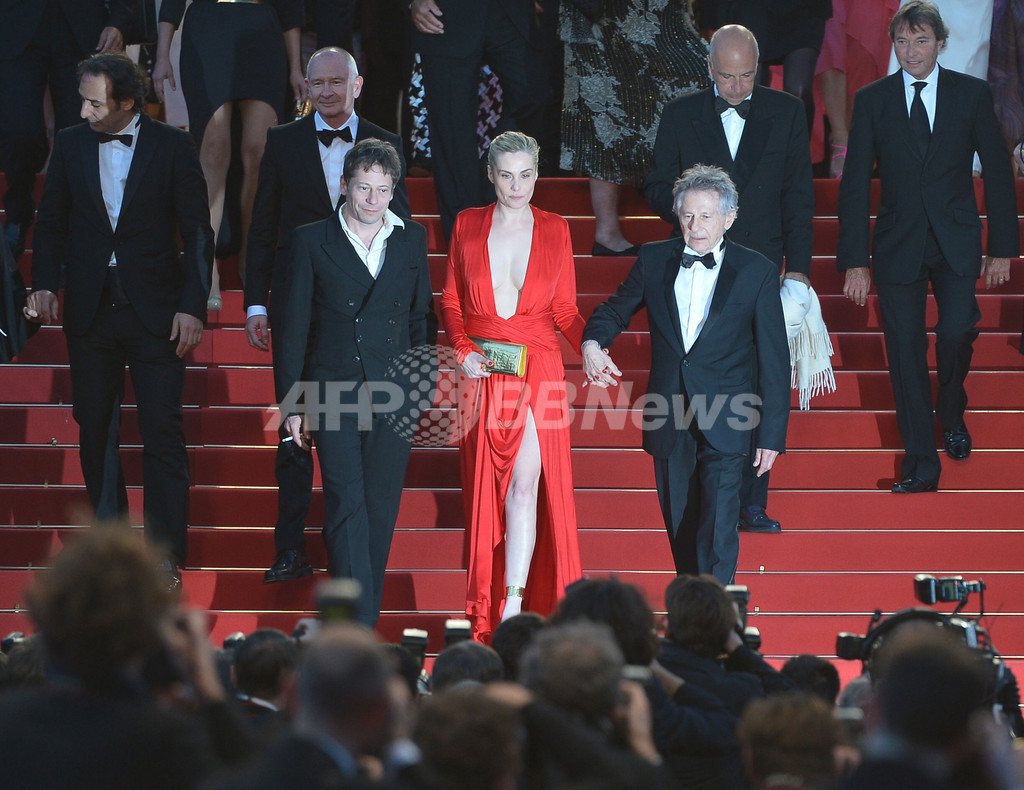 ポランスキー監督の妻で女優エマニュエル・セリエ、注目浴びたドレスは「アレクサンドル・ボーティエ」