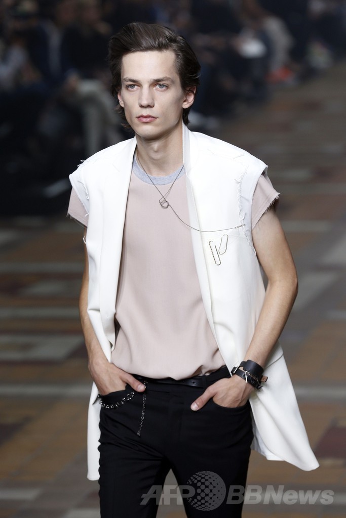 軽さと快適さがキーワード、「ランバン」15年春夏メンズ