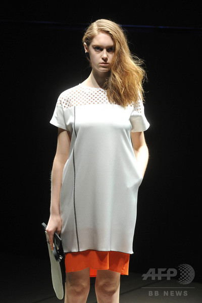 「タロウ ホリウチ」15年春夏新作発表