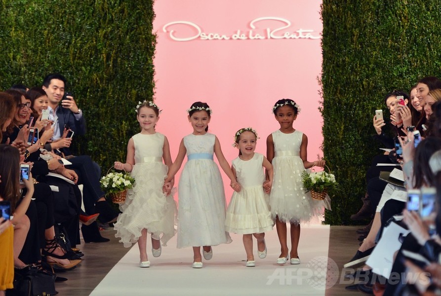 ＜15年春夏ブライダル・コレクション＞オスカー・デ・ラ・レンタ