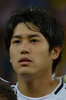 サッカーコンフェデレーションズカップ2013（Confederations Cup 2013）・グループA、日本対イタリア。試合開始を待つ内田篤人（Atsuto Uchida、2013年6月19日撮影）。(c)AFP/YASUYOSHI CHIBA