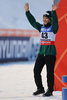 ノルディックスキー世界選手権2013（Nordic World Ski Championships 2013）は22日、イタリアのバルディフィエメ（Val di Fiemme）でジャンプ女子の個人ノーマルヒルが行われ、W杯総合優勝を決めた高梨沙羅（Sara Takanashi）は2位に入り、銀メダルを獲得した。

表彰式で声援に応える高梨沙羅（2013年2月22日撮影）。(c)AFP/PIERRE TEYSSOT