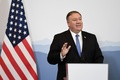 訪問先のスイス・ベリンツォーナで記者会見するマイク・ポンペオ米国務長官（2019年6月2日撮影）。(c)Fabrice COFFRINI / AFP
