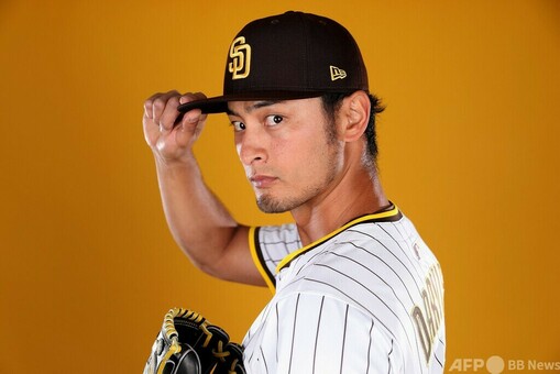 パドレスのダルビッシュと松井、春季キャンプ恒例のフォトデーに参加