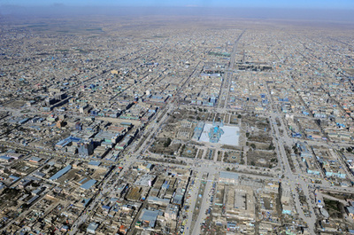 アフガンでインド領事館襲撃、空軍基地に続き