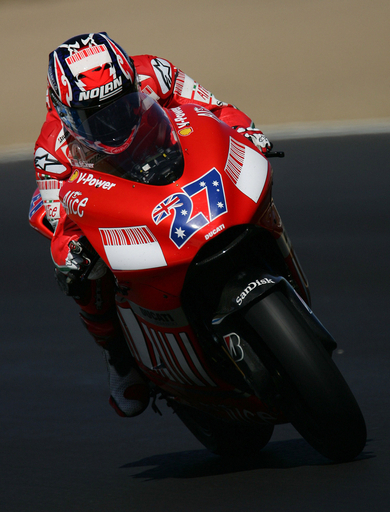 ストーナー フリー走行3回目もトップに