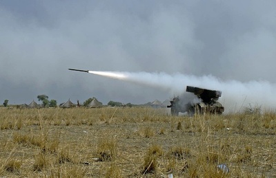 南スーダン、停戦発効後も散発的な戦闘 避難者も増加