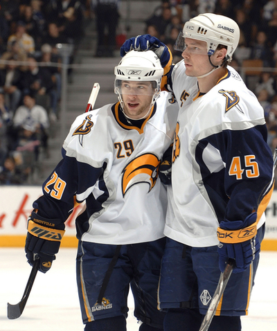 ＜06-07NHL＞セイバーズ メープルリーフスに勝利し今季30勝目を飾る - カナダ