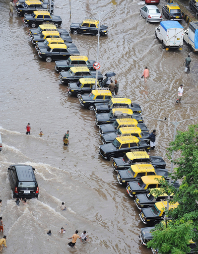 ムンバイ当局、人工降雨を検討 モンスーン降雨不足で
