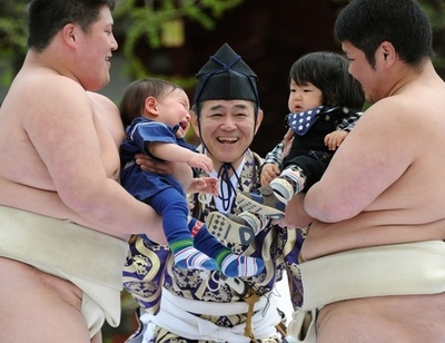 日本の人口自然減、過去最大の21万人に