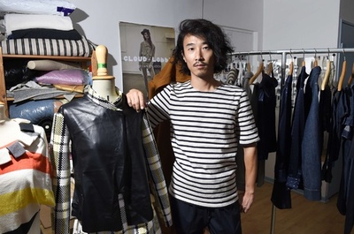 不法滞在の日本人デザイナー、パリ司法宮でファッションショー開催