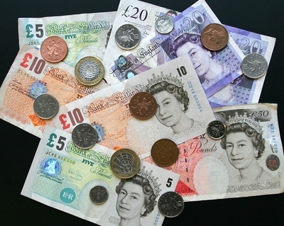 金融危機で英国がユーロ導入を検討、バローゾ欧州委員長