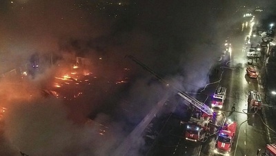 ロシアのナイトクラブで火災、13人死亡 2人拘束