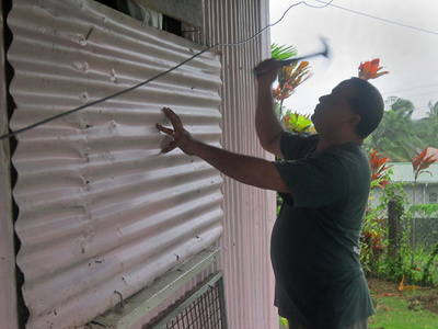 フィジーに超大型サイクロン接近、国際線が欠航に