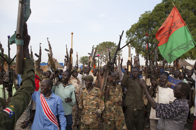 内戦状態の南スーダンで戦闘、停戦確認後で最大 飢饉の懸念も