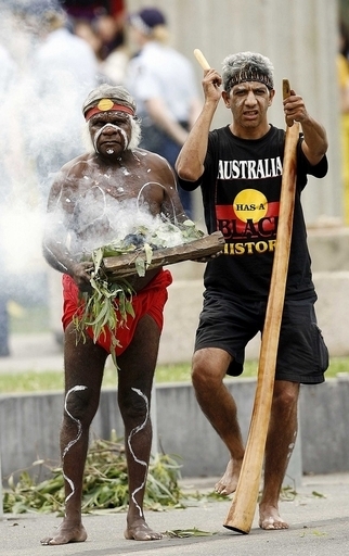 豪アボリジニ女性、「肌が白すぎる」ため支援団体に不採用