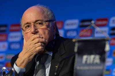 死亡事故発生のW杯会場、完成は来年4月に