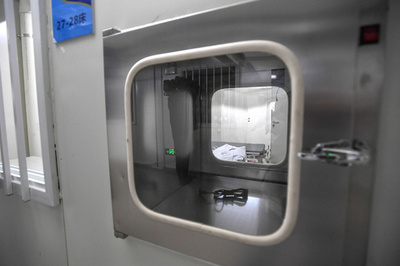 患者から4メートル離れた空気中に新型ウイルス、推奨対人距離の2倍