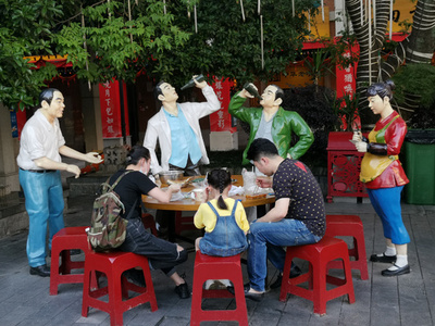 中国伝統のフードショップが集まる「吉慶街」で、おいしいメーデー休暇 武漢市