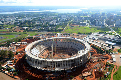 ブラジルW杯、インフラ整備の遅延で電力不足の恐れ