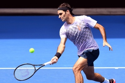 フェデラーやナダル、シャラポワが会場で練習 全豪OP開幕控え