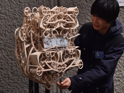 話題の「書き時計」、東京都美術館で展示中