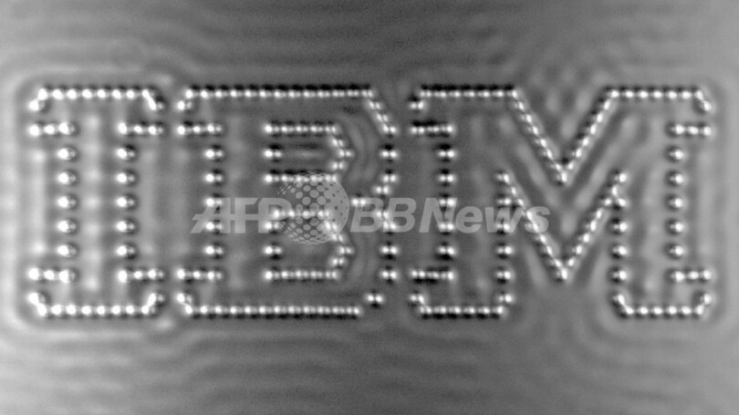 原子を使い描いた「世界一小さな映画」、米IBMが公開