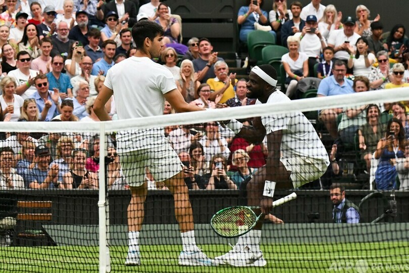 アルカラスがウィンブルドン4回戦へ ティアフォーとのフルセット制す