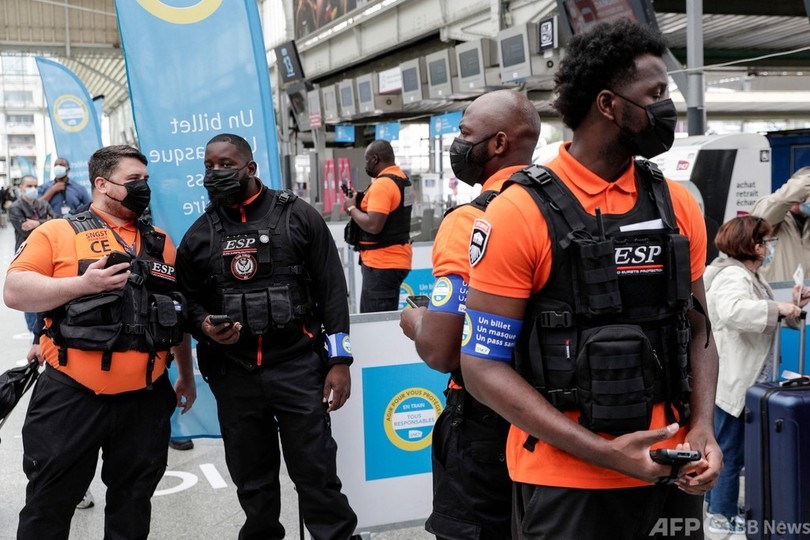 フランスの「衛生パス」、カフェや電車でも義務化