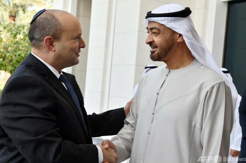 イスラエル首相、歴史的なUAE初訪問 アブダビ皇太子と会談