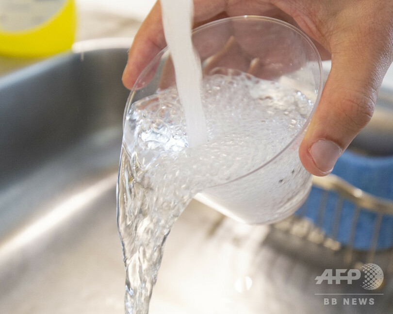 飲料水中のマイクロプラスチック「現状では人体に危険ない」 WHO