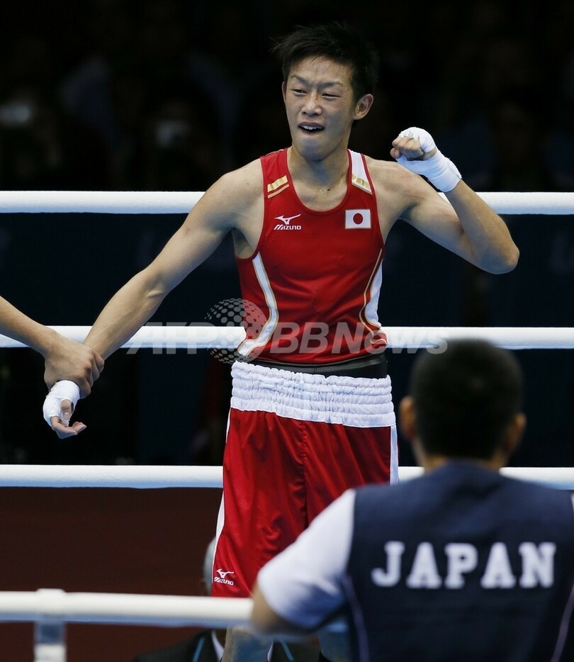 清水が判定に抗議、ボクシング男子バンタム級