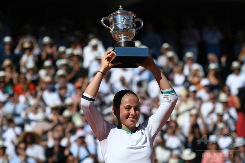 オスタペンコが全仏OP制覇、大会の歴史塗り替える快挙