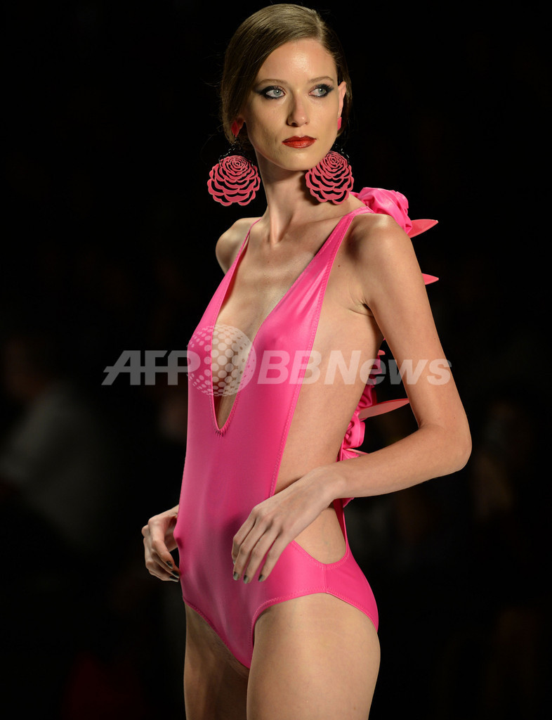 リオ・ファッション・ウィーク、トリーヤが来年夏のコレクションを披露