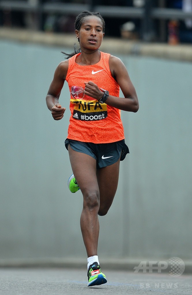 伏兵トゥファが女子の部で優勝、ロンドンマラソン