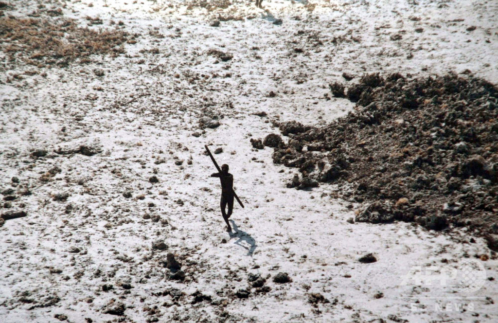 弓矢で宣教師射殺、先住民と遺体捜索の警察がにらみ合い インド 弓矢で宣教師射殺、先住民と遺体捜索の警察がにらみ合い インド