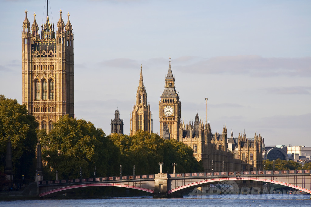 ロンドンとパリ、旅行者の数めぐり火花？ 写真1枚 国際ニュース：AFPBB News