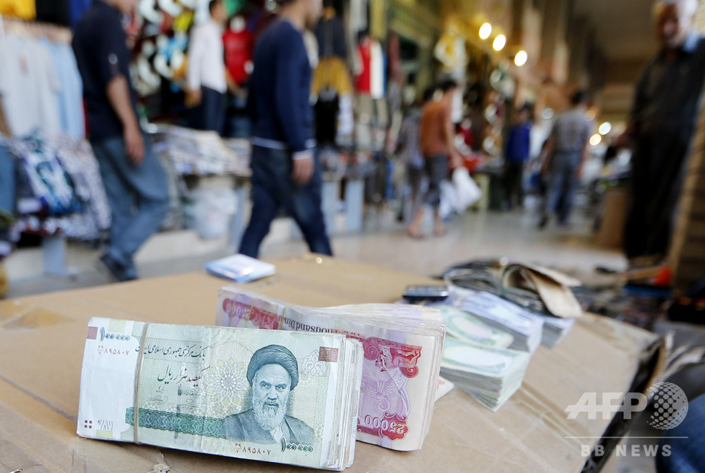 イラン通貨暴落、年始比でほぼ3分の1 米の制裁再開控え イラン通貨暴落、年始比でほぼ3分の1 米の制裁再開控え