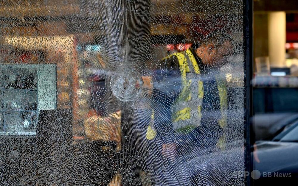 キーウで銃撃事件、6人死亡 スーパーマーケットに立てこもり