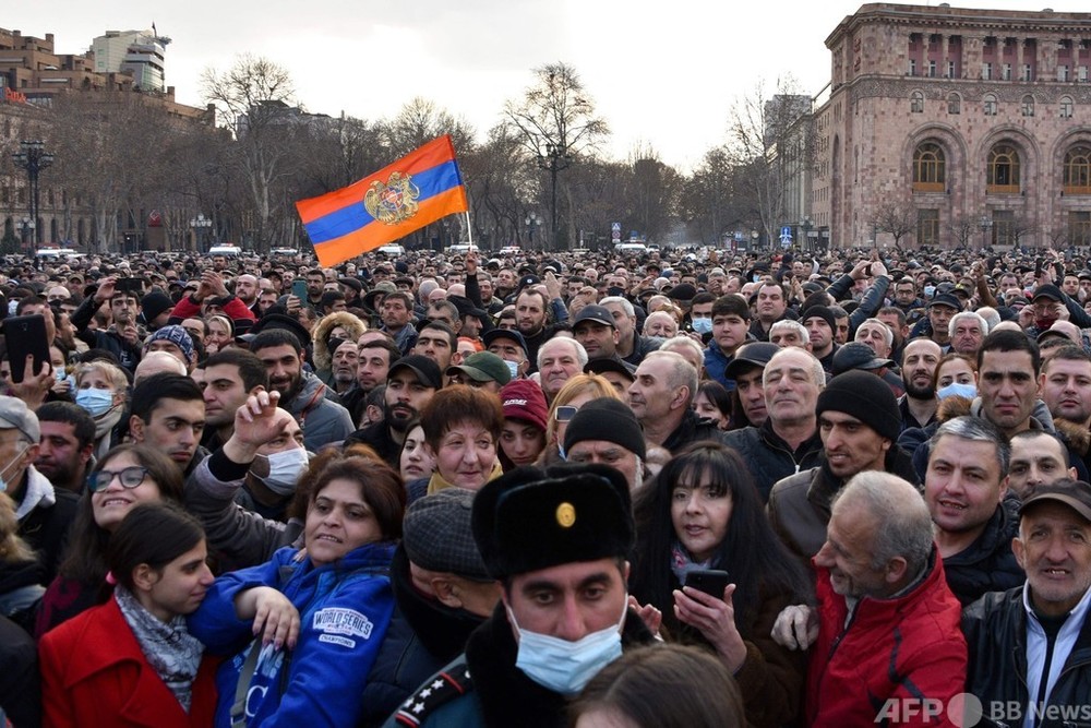 アルメニア首相 「クーデターの試み」非難 辞任要求を拒否