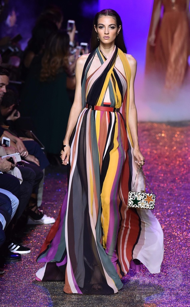 「エリー・サーブ」17年春夏