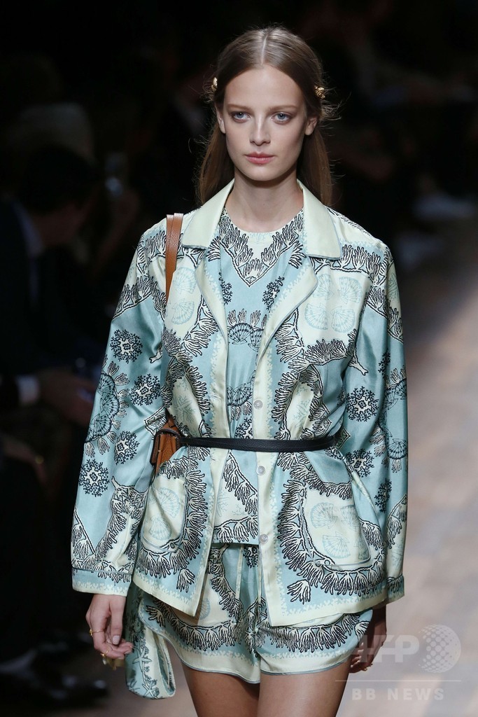 18世紀の貴族によるグランドツアーがコンセプト、「ヴァレンティノ」15年春夏